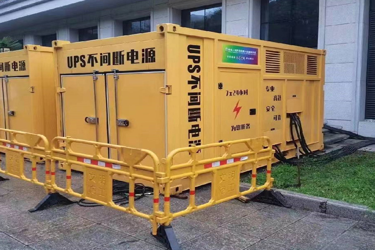 八步发电机租赁施工现场