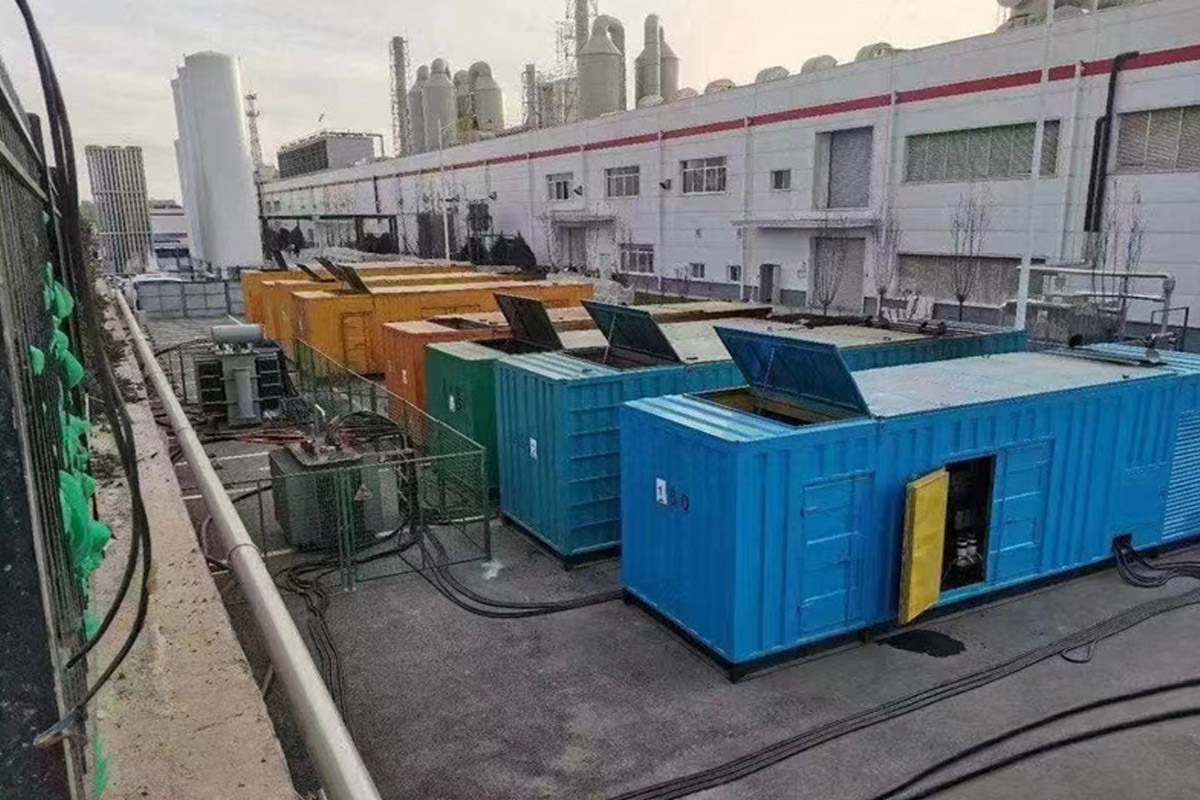 八步发电机租赁施工现场